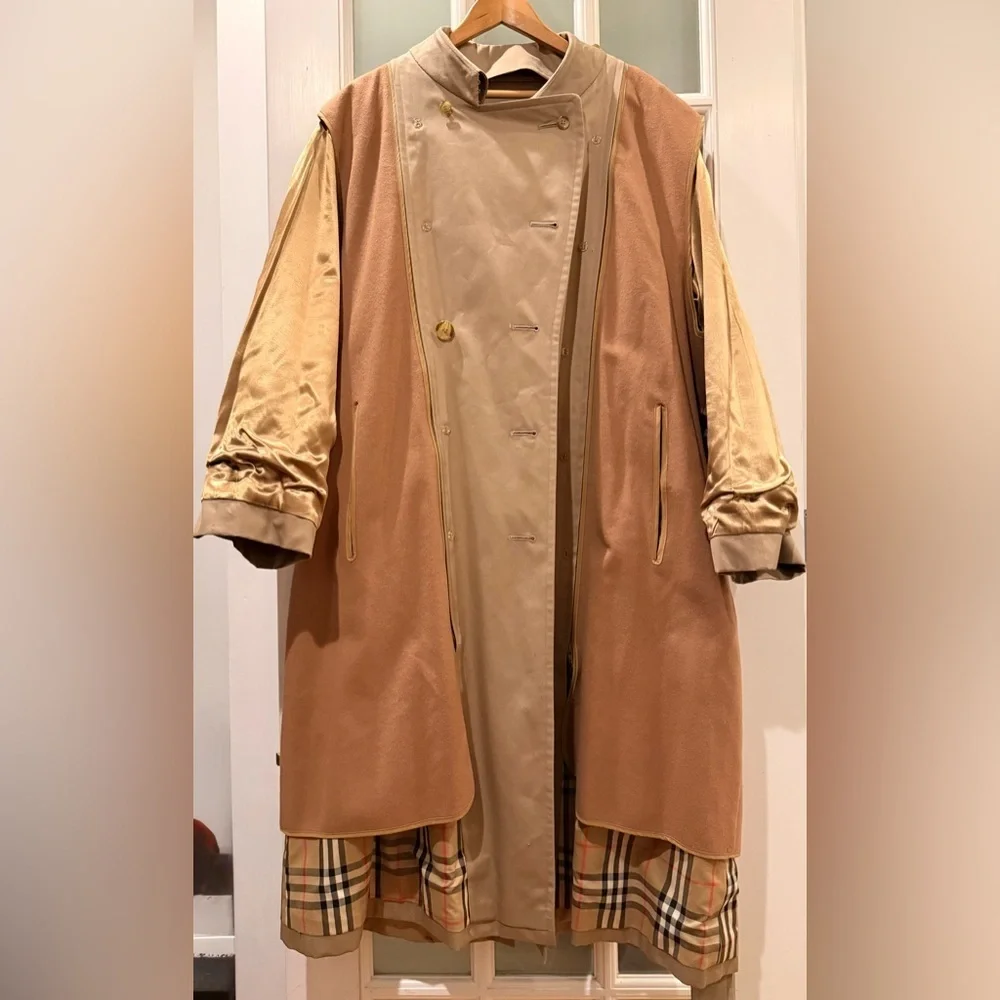 BURBERRY Trench Coat